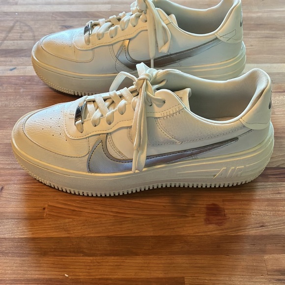 Women’s White Air Force 1 Platforms w/ Metallic Silver Dash - Picture 6 of 9